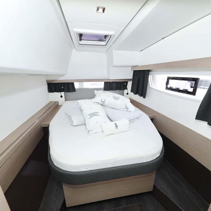 Chilli | Fountaine Pajot Isla 40 photo 3