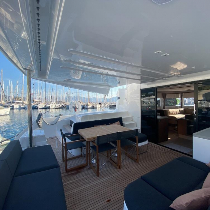 Clara | Lagoon 50 photo 7