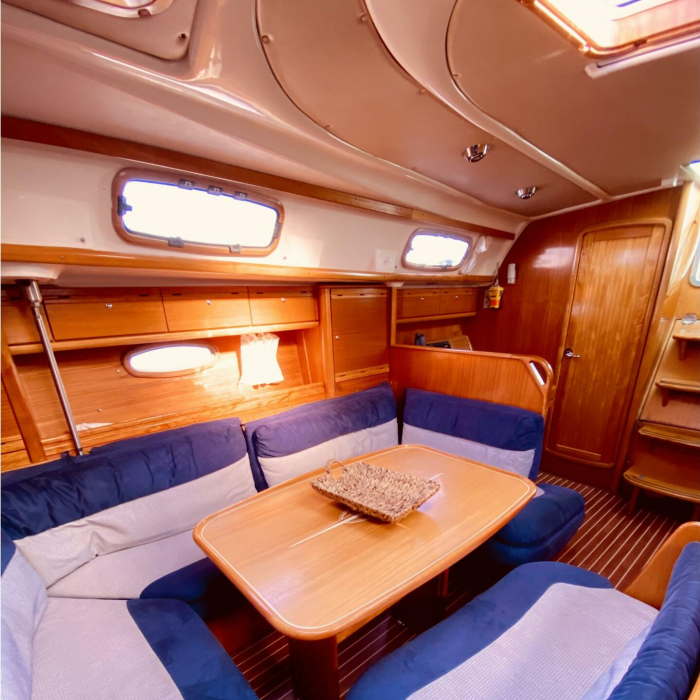 Iro (Pax 7) | Bavaria 42 Cruiser photo 3