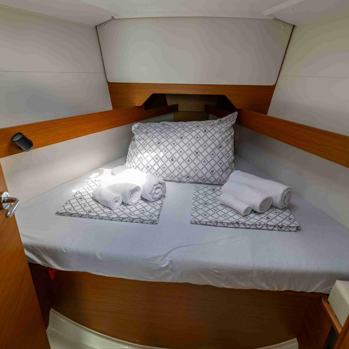 Mia | Sun Odyssey 349 photo 11