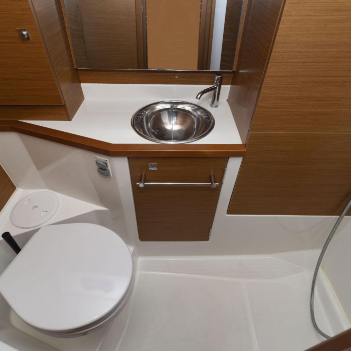 BarElli | Sun Odyssey 389 photo 9