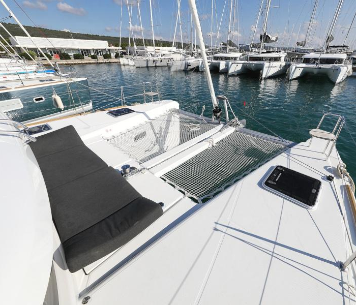 NINA II | Lagoon 40 photo 9