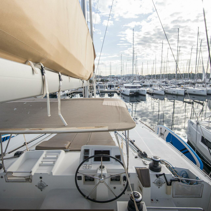 Majestic | Lagoon 450 photo 1