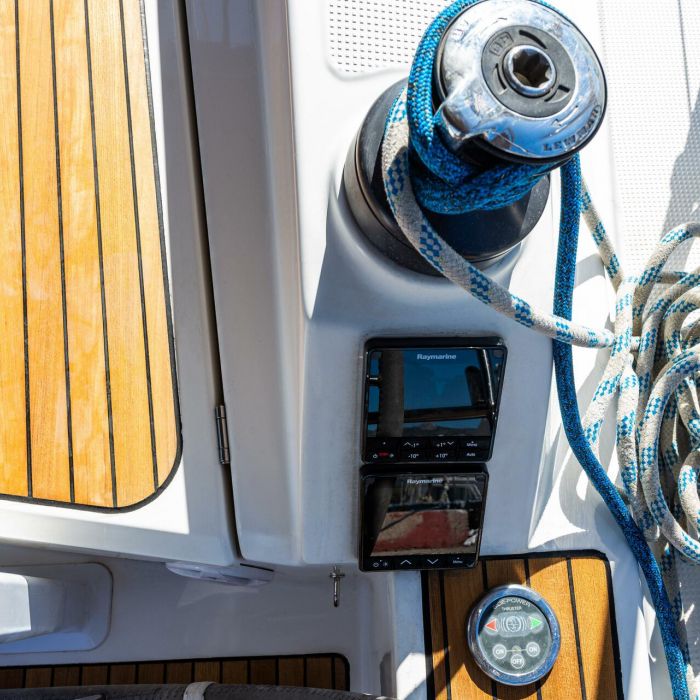 Jack Of London | Bavaria 37 photo 12