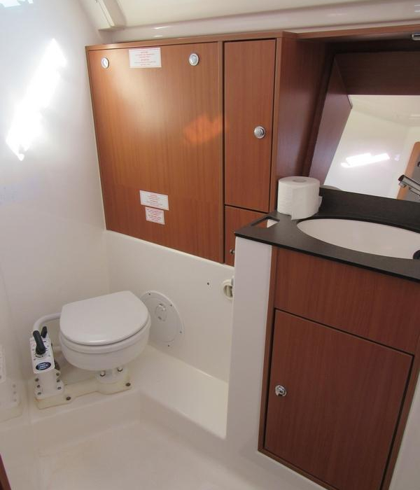 Orca | Bavaria Cruiser 40 photo 16