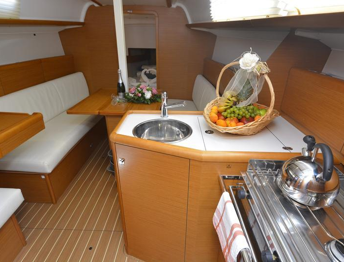 Hasta Siempre | Sun Odyssey 33i photo 16