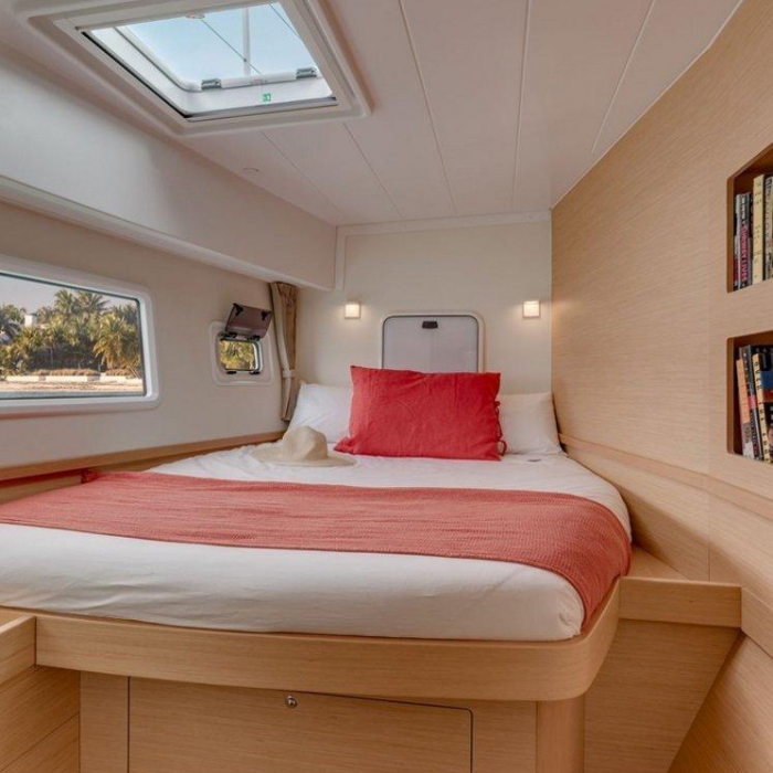 Miss Nastazia | Lagoon 42 photo 16