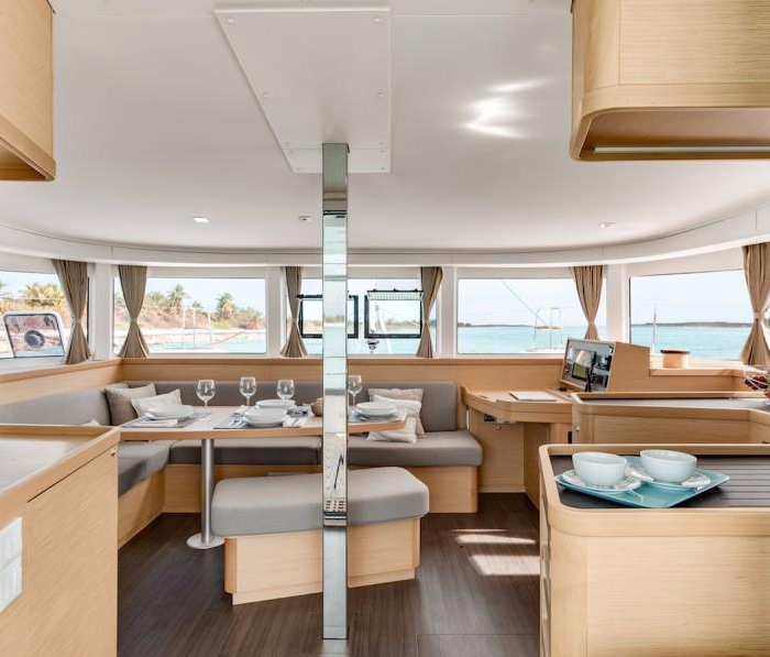 Sleepy | Lagoon 42 photo 16