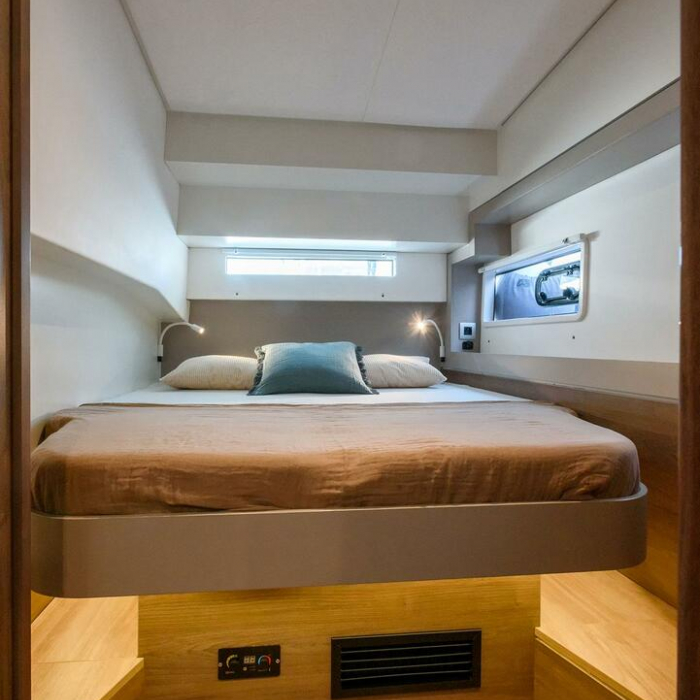 ORSA 5 - A/C, Generator, Water maker | Bali 4.2 photo 9