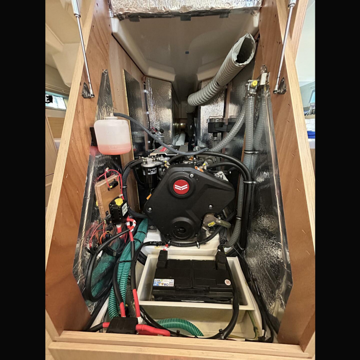 Asterix | Bavaria C38 photo 22