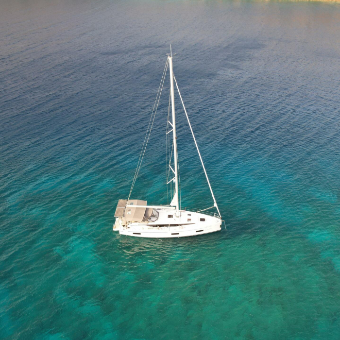 Sorores | Bavaria C42 photo 3