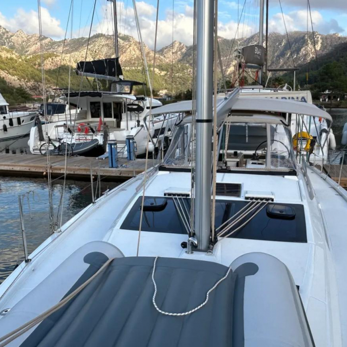 Sail Corvus | Dufour 390 Grand Large photo 4