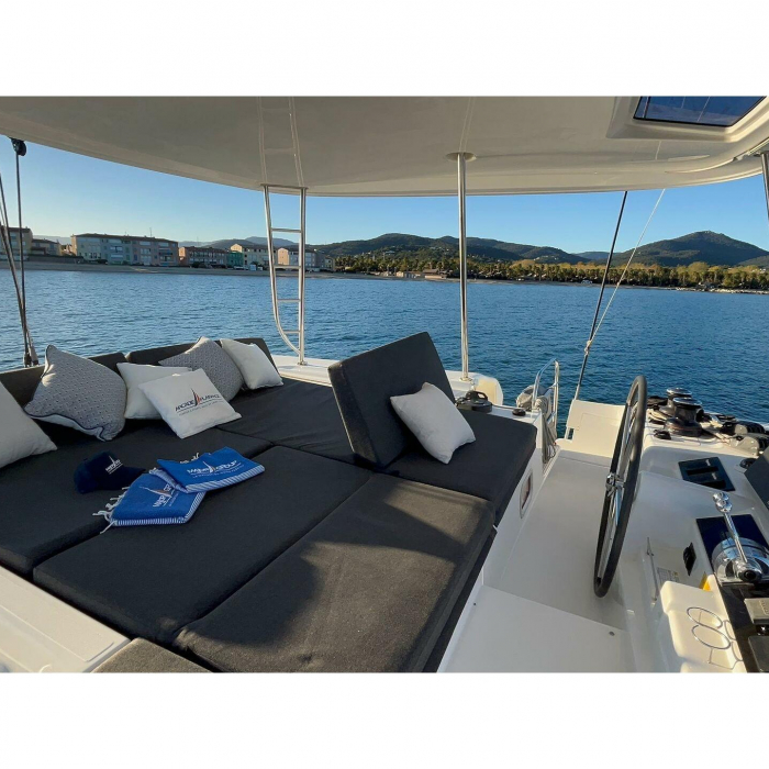 M & M | Lagoon 46 photo 1