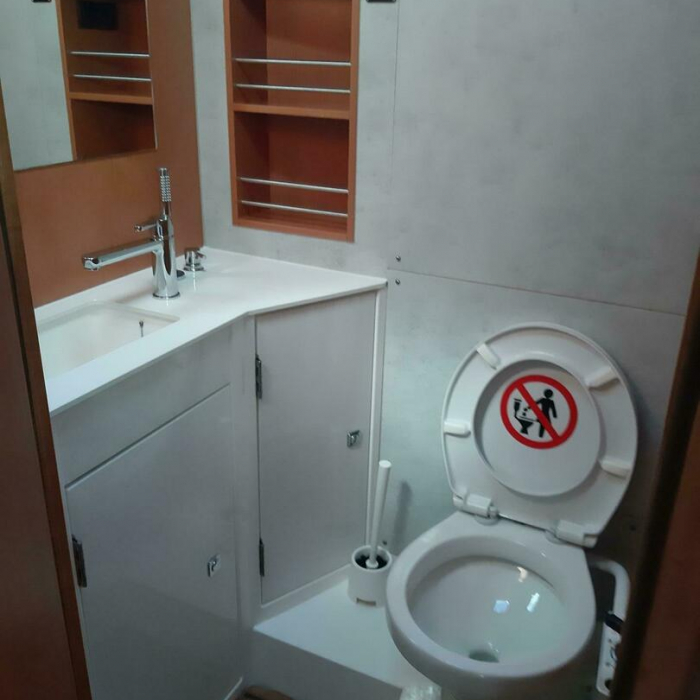 Aeolus | Bavaria C42 photo 10