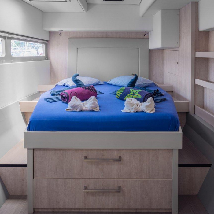 Between | Leopard 58 photo 24