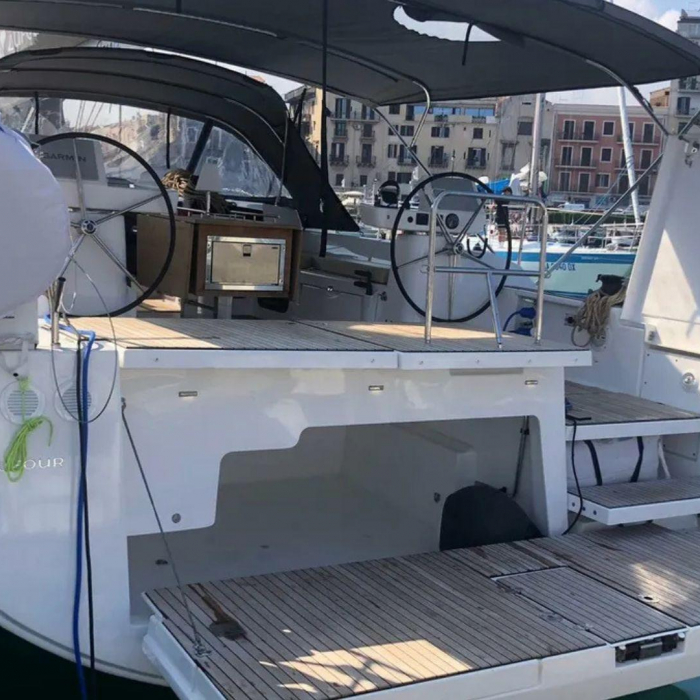 Razzmatazz | Dufour 56 Exclusive photo 5