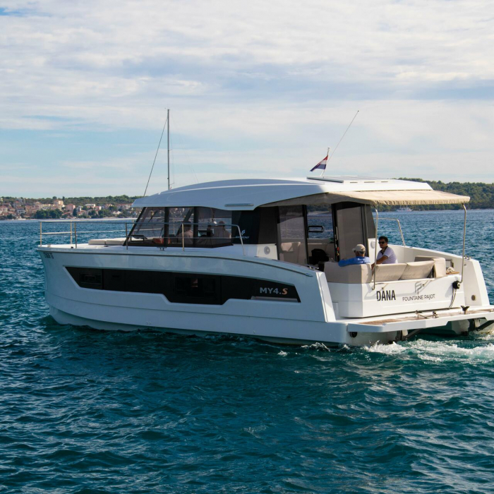 Dana | Fountaine Pajot MY4.S photo 4