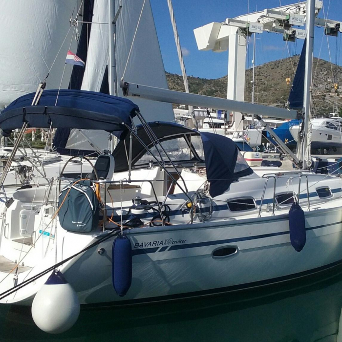 Lola | Bavaria 39 Cruiser photo 2