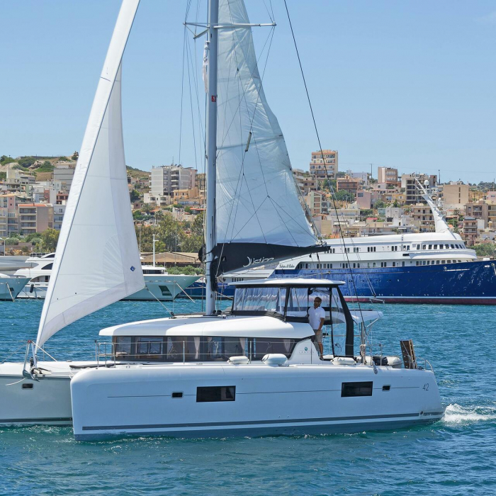 Breeze | Lagoon 42 A/C & GEN & WM photo 1