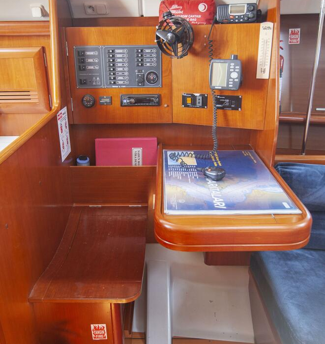 Liberte | Oceanis 373 photo 9