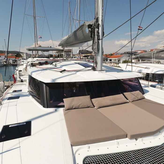 Canopus | Fountaine Pajot LUCIA 40 photo 23