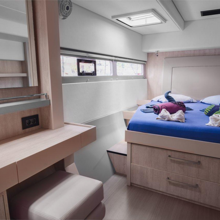 Between | Leopard 58 photo 25