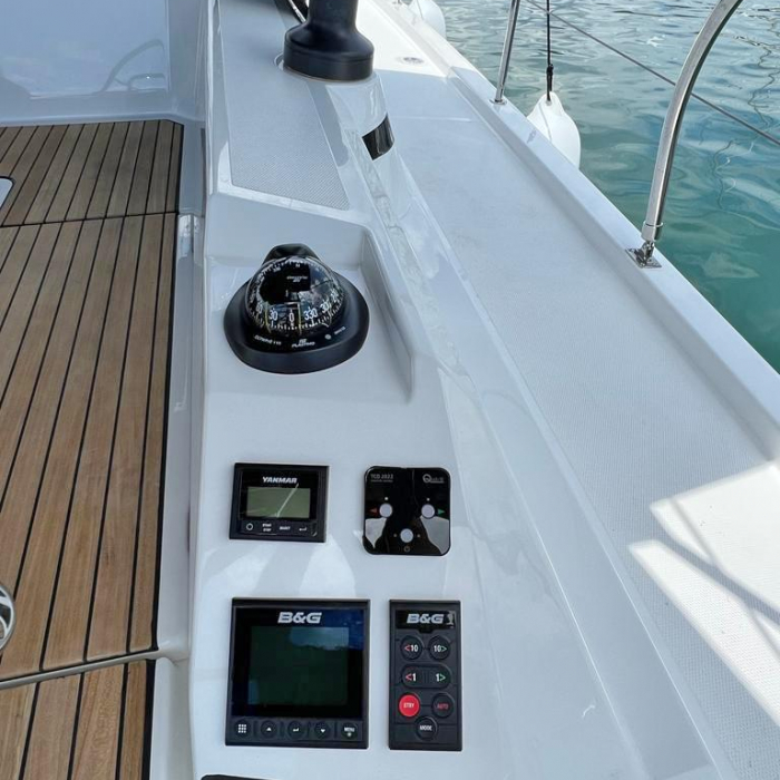 Palma | Bavaria C42 photo 12