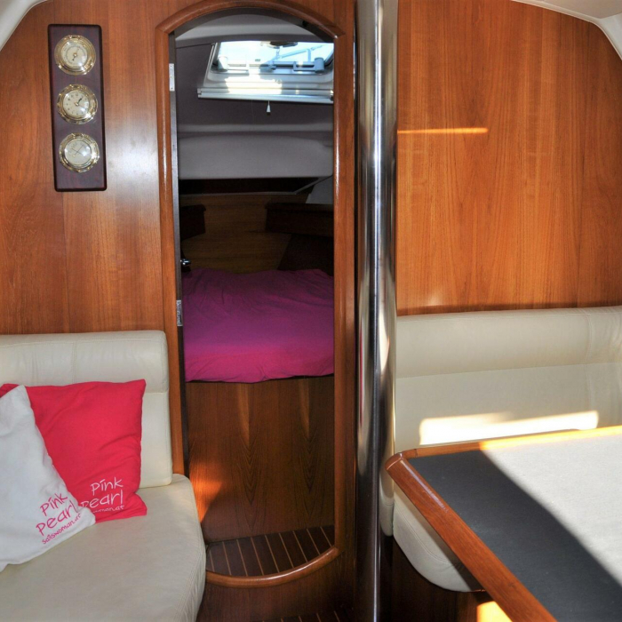 Pink Pearl | Sun Odyssey 37 photo 4