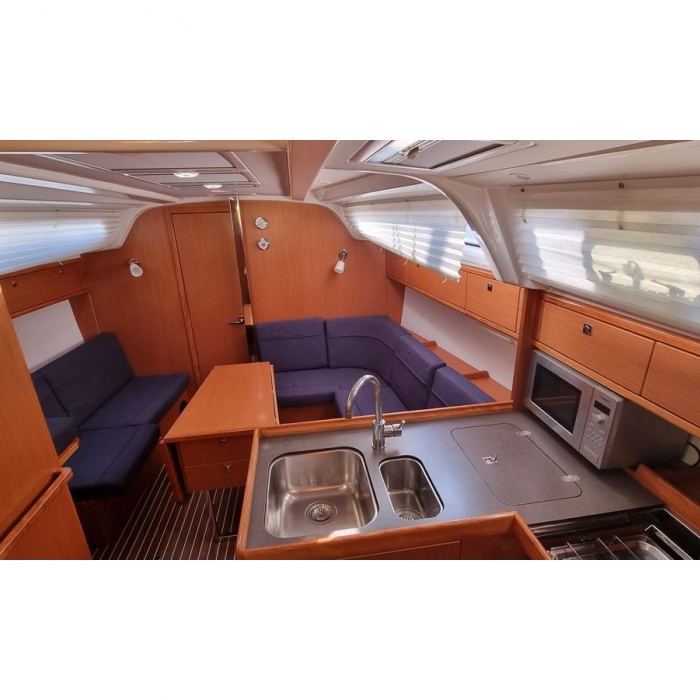 Menkar | Bavaria Cruiser 37 photo 8