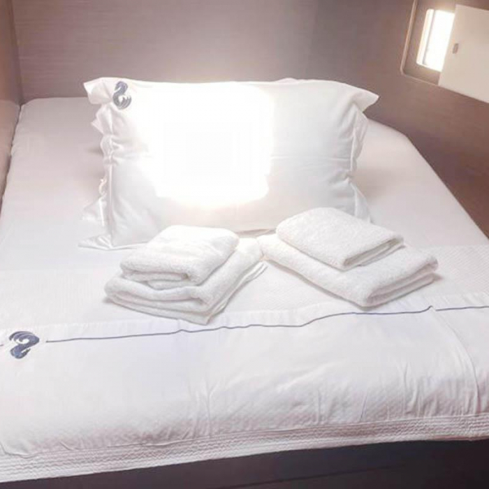 East | Oceanis 51.1 photo 11