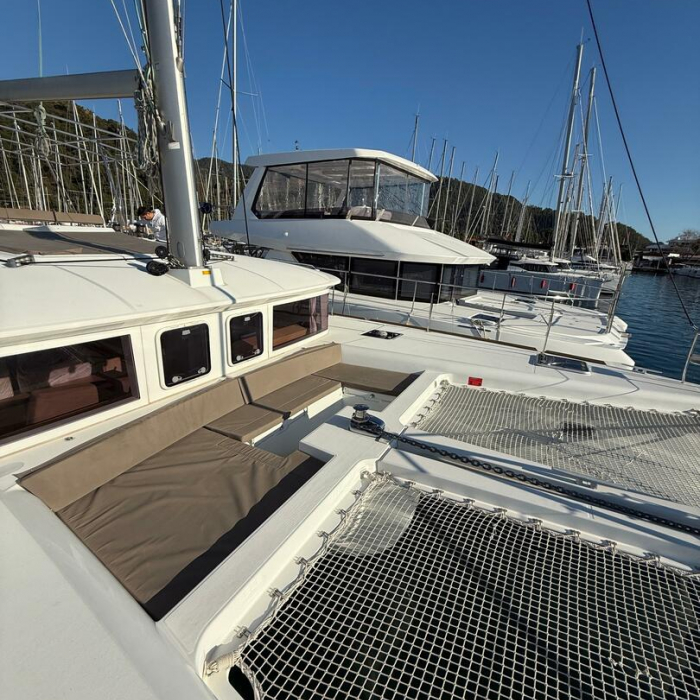 Lu Lu | Lagoon 450 Fly photo 4