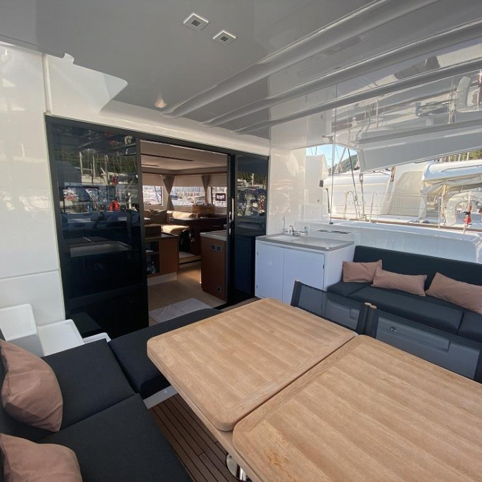 Clara | Lagoon 50 photo 6