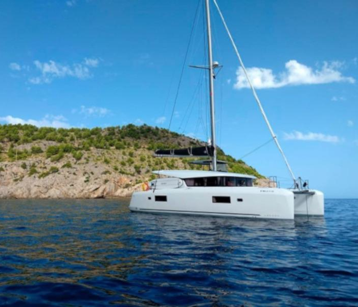 Side | Lagoon 42 Version photo 3