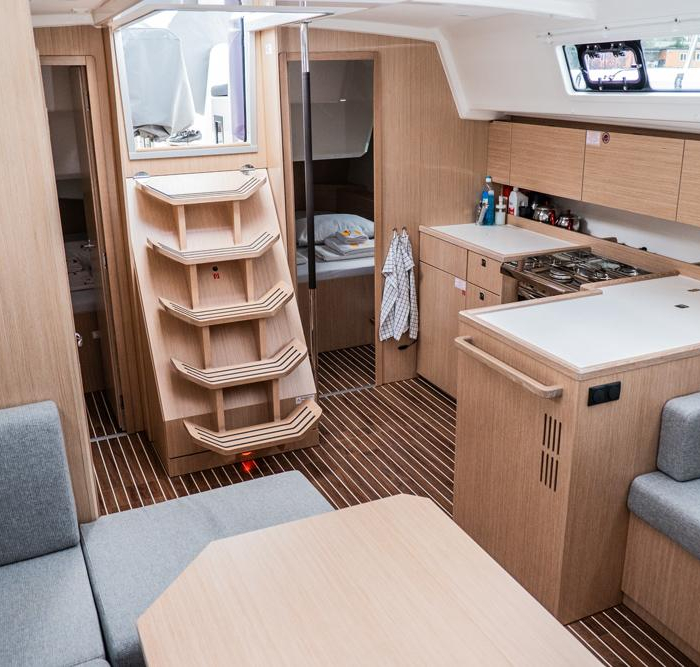 Aruna | Bavaria C42 photo 38