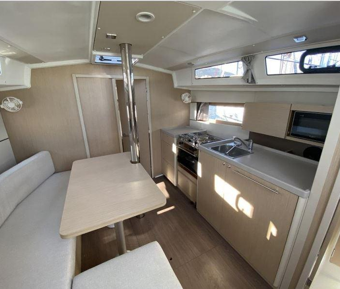 Maximus | Oceanis 38.1 photo 11