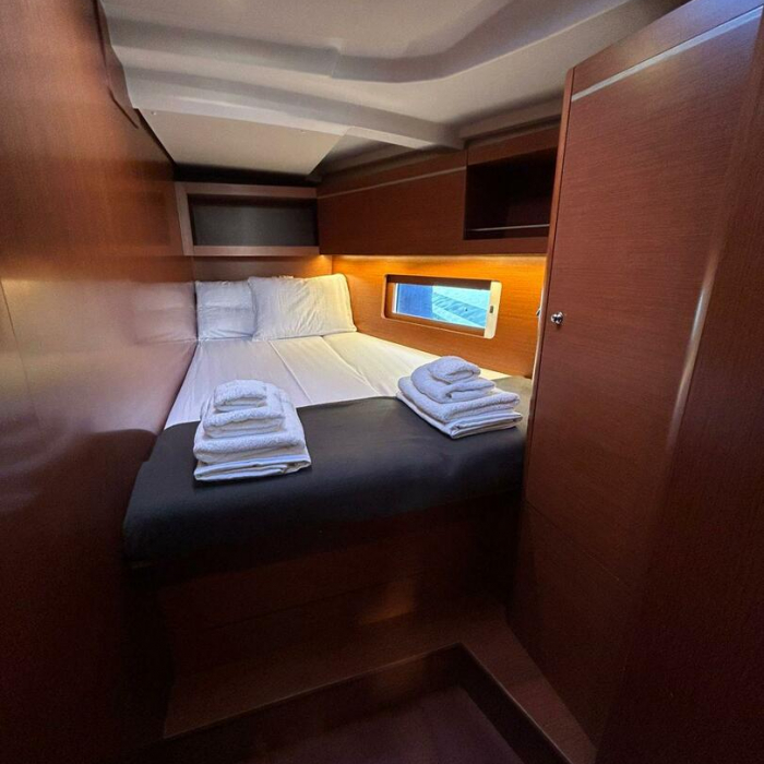 Blue Satellite | Oceanis 46.1 photo 10