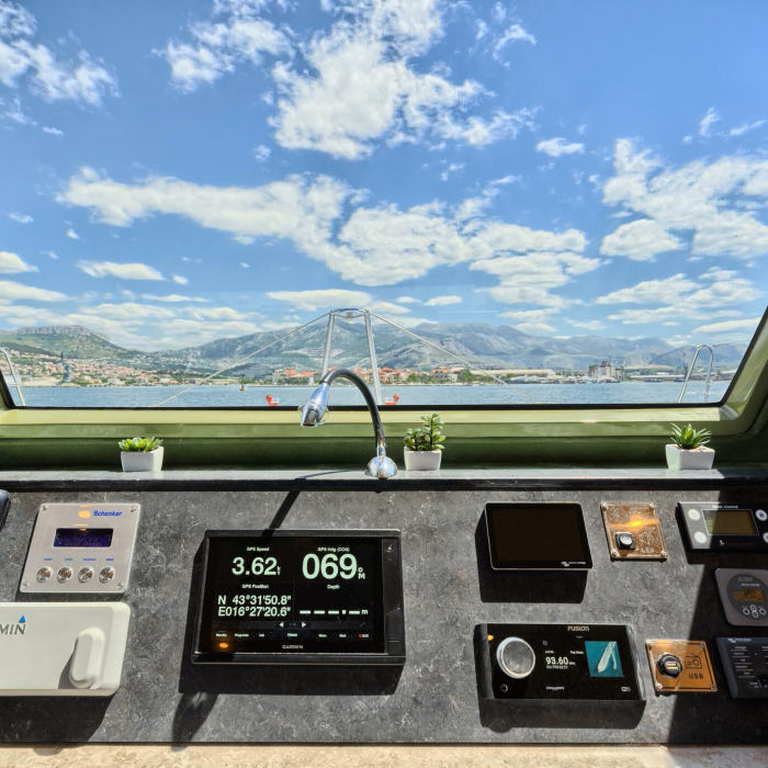 Gold | Luna 49 photo 40