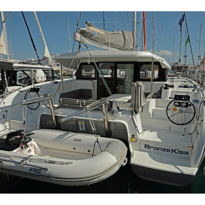 Bronze Kiss | Excess 11 photo 1