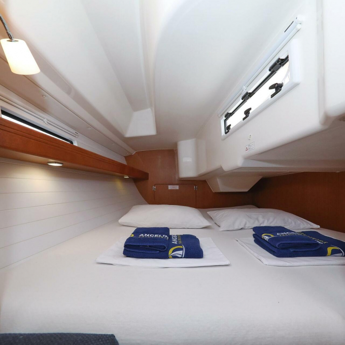 Homeoffice | Bavaria Cruiser 33 photo 6