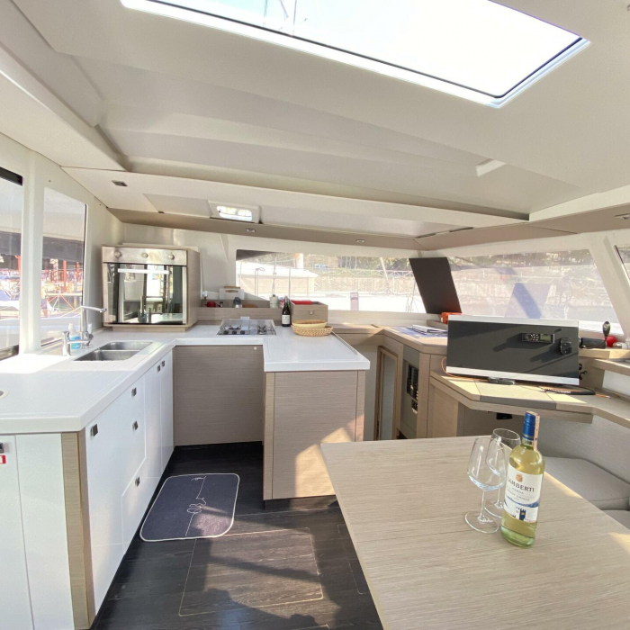 Osaya | Astrea 42 photo 20