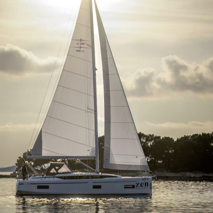 Aura | Bavaria C38 photo 20