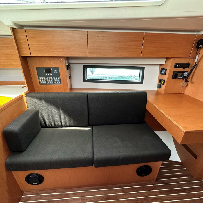 Leopard | Bavaria C42 photo 4