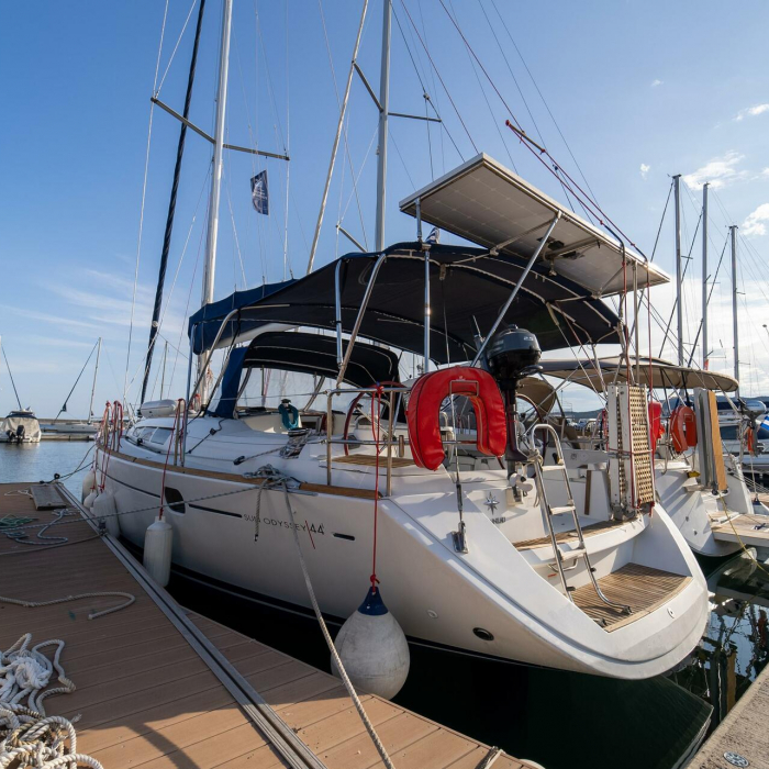 Beethoven ( with Bowthruster ,Solar Panels) | Sun Odyssey 44 i photo 4