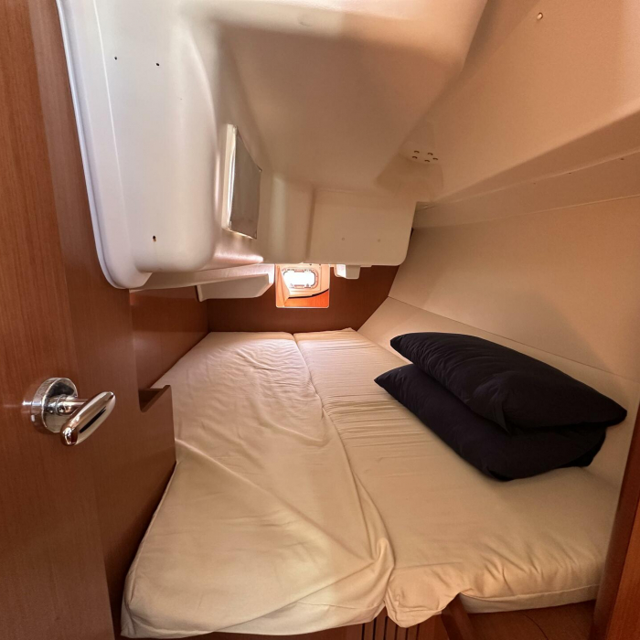 Blu | Oceanis 34 photo 17