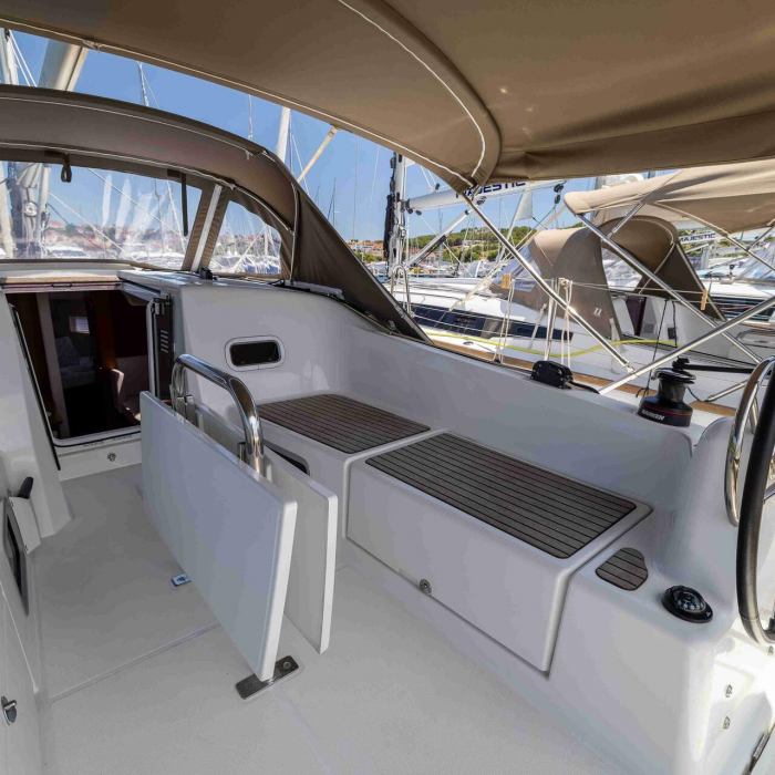 Vida | Sun Odyssey 380 photo 12