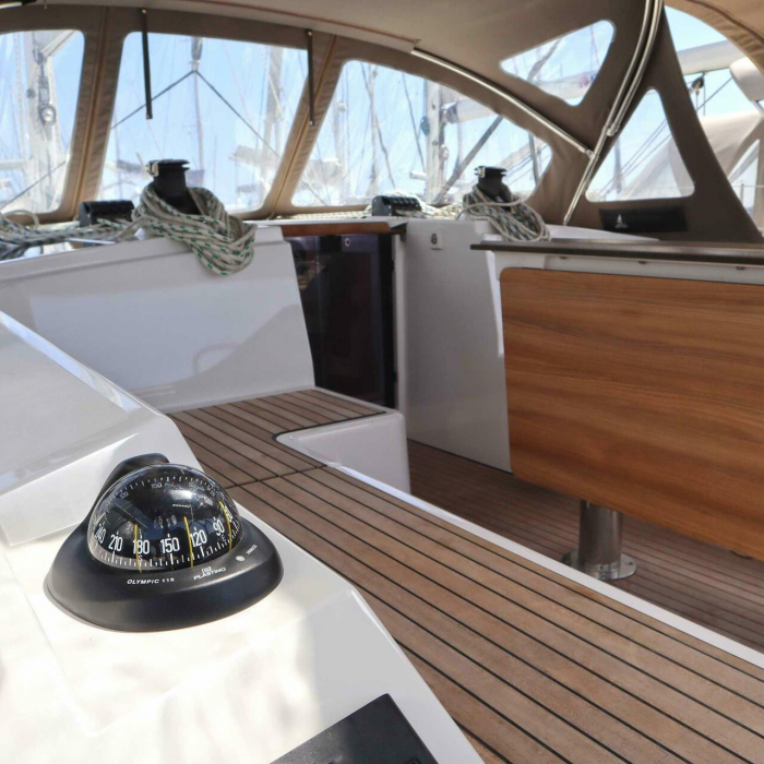 Prestige | Bavaria C42 photo 9