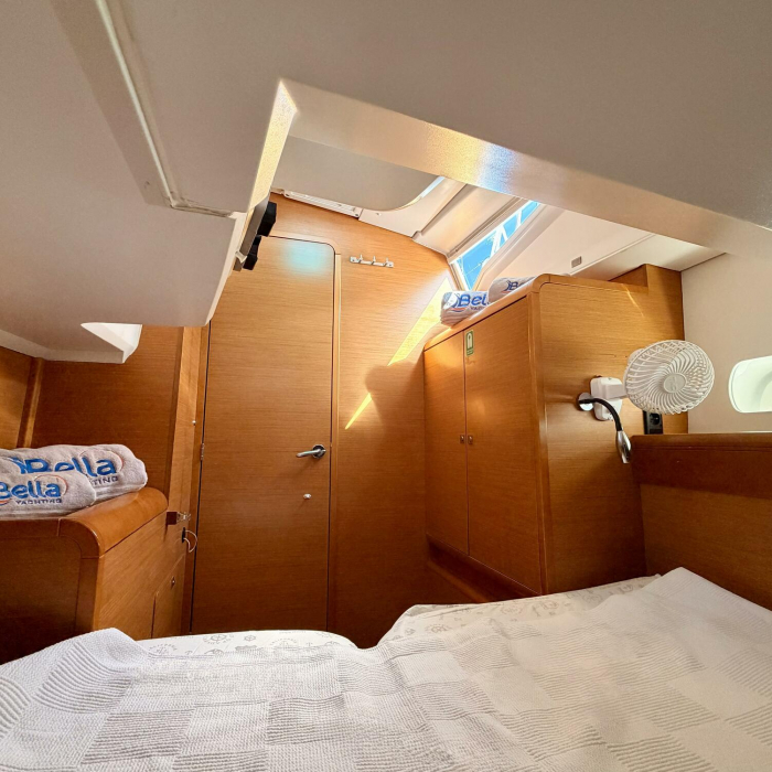 Classic | Sun Odyssey 439 photo 4