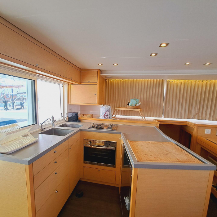 Lluna | Lagoon 450 photo 12