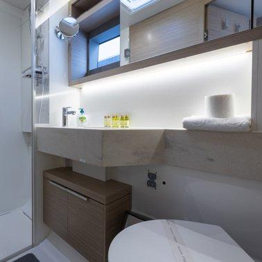 Twin Joy + | Lagoon 51 photo 10