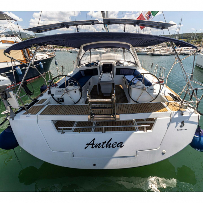 Anthea - Solar Panel | Oceanis 48 photo 10